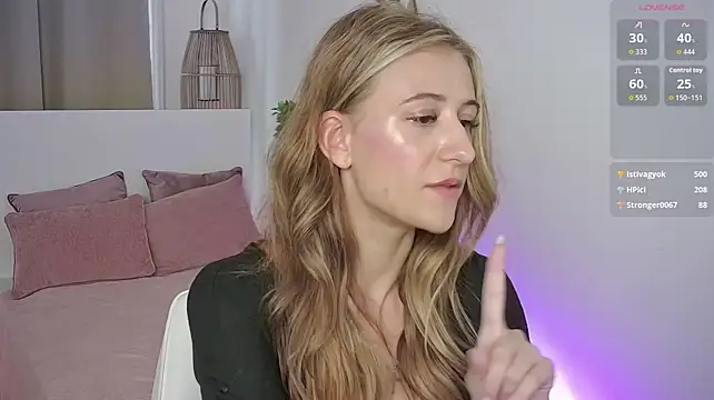 LiaaaBunny Chat XXX in diretta