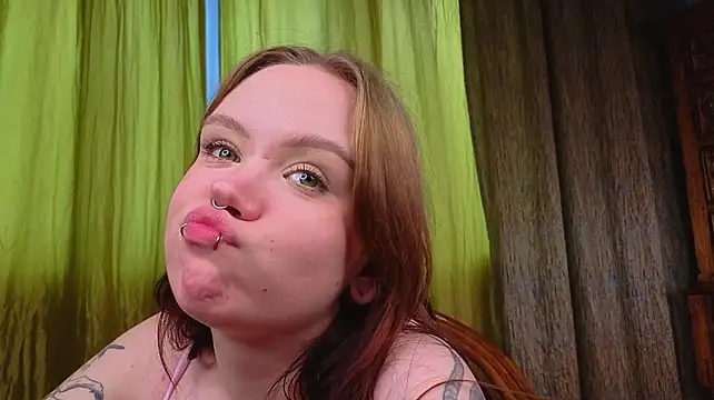 LeahAllsop's Live XXX Chat