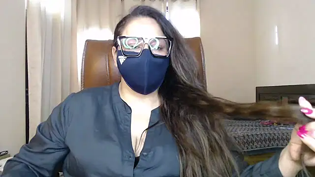 Chat XXX en directo de SEXY-Sardarni