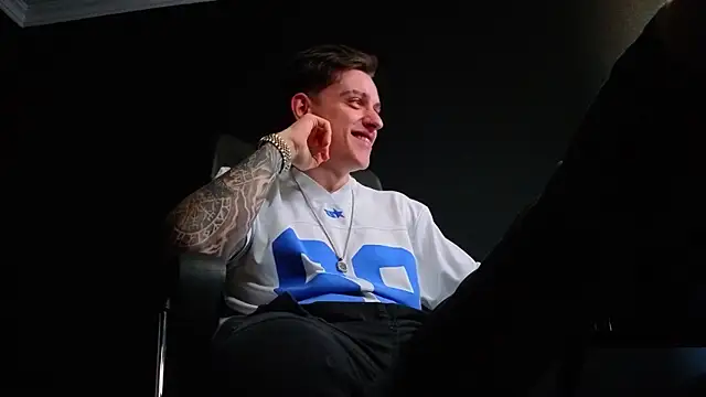 FelixStarkk Chat XXX live