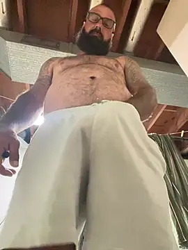 alphareign85 Show in webcam