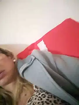 Chatroom XXX en direct de RenataAraujo