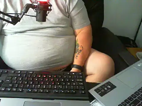 bigcuddlebear69er: онлайн-секс-чат