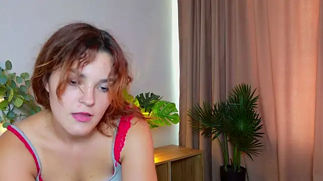 XXX chat uživo modela LeyaaStarr