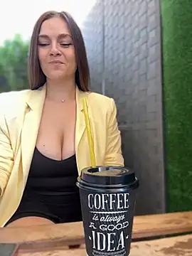 CrazyTori Adlı Modelin Canlı XXX Sohbeti