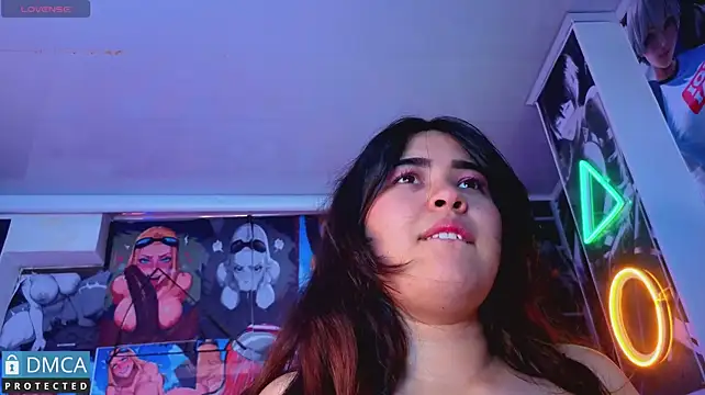 llyvela_'s Live XXX Chat