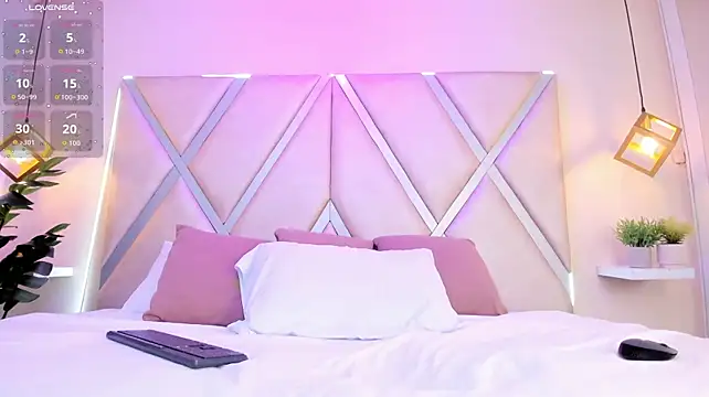 Seraphine_2 élő XXX-chatje
