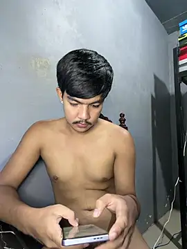 Dylannn_30 Chat XXX in diretta