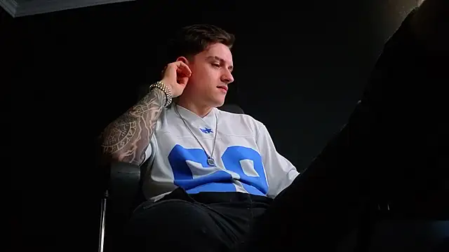 FelixStarkk live XXX chat