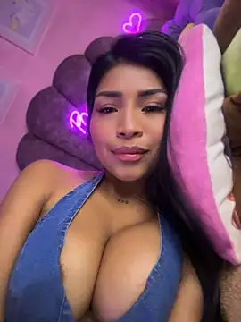 Pocahontascute_33のライブXXXチャット