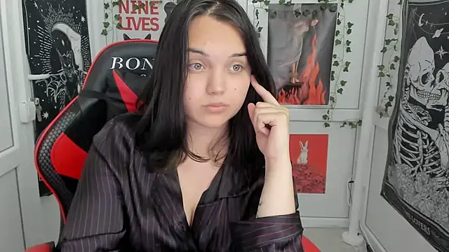 XXX chat uživo modela Caroline_cutte