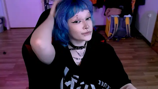 meow_nicole Adlı Modelin Canlı XXX Sohbeti