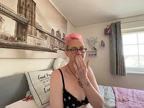 Czat XXX na żywo – Curvy-Jinx