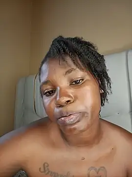 TrishaKalid Chat XXX live