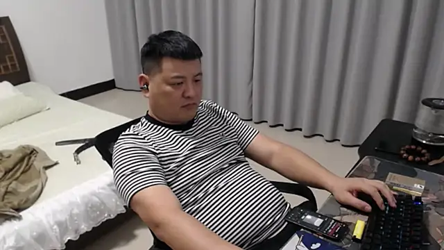 Chat +18 de zhang1118 ao vivo