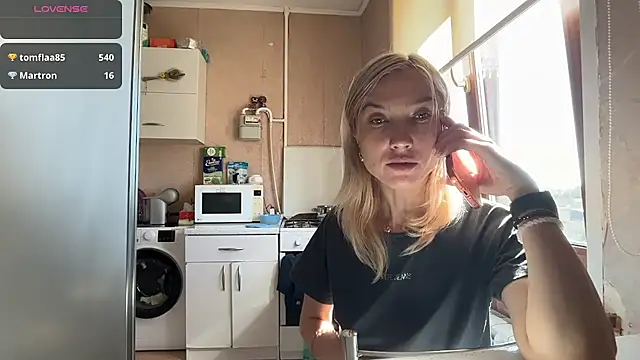 XXX chat uživo modela AngelJeni