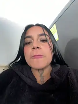 צ'אט XXX בשידור חי של Emili_candy