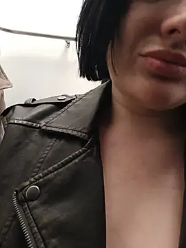XXX chat uživo modela AllexaLi