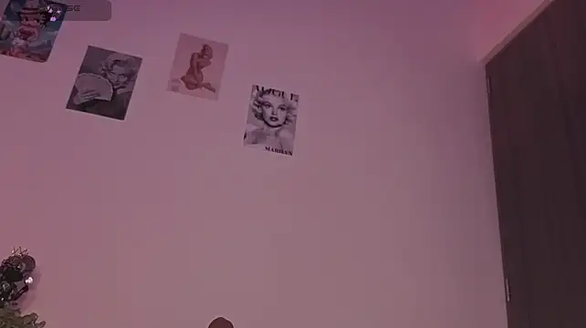 Ariana_klarts Chat XXX in diretta