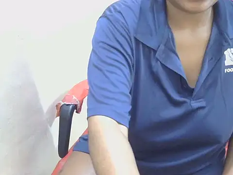 Prettylisah XXX чат на живо