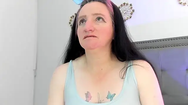 CloeMature's Live XXX Chat