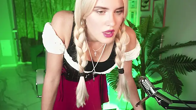 KattyWilde Chat XXX live