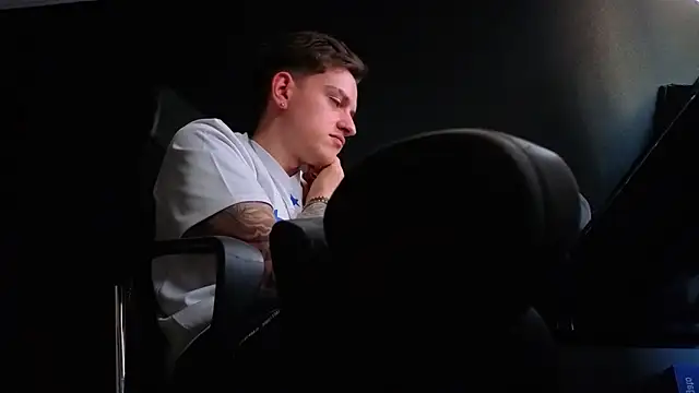 FelixStarkk Live XXX-chat