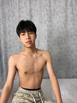 guoguo18's Live XXX Chat