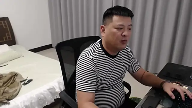 Chat +18 de zhang1118 ao vivo