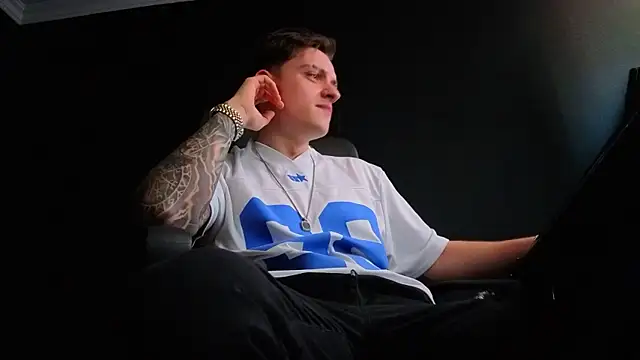 FelixStarkk's Live XXX Chat