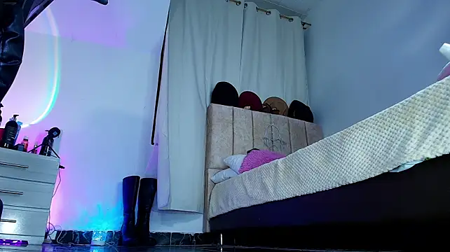 bunnykaty_ Chat XXX in diretta