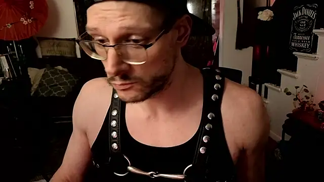 Онлайн чат XXX MasterDaddyCool