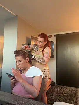 UrHellBri-L's Live XXX Chat