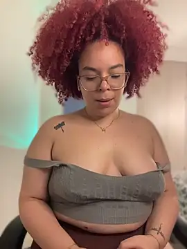 Czat XXX na żywo – Leyah__