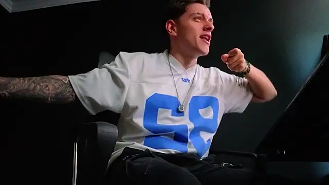 Онлайн чат XXX FelixStarkk