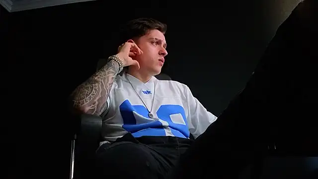 FelixStarkk 라이브 XXX 채팅