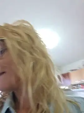 Chat XXX en directo de KaylinJan
