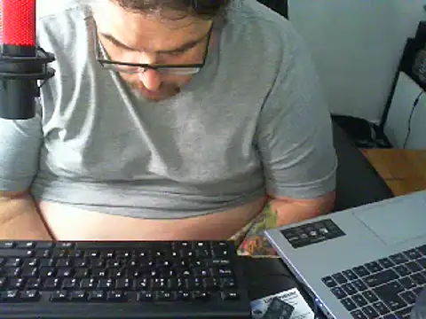 bigcuddlebear69er Chat XXX in diretta