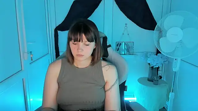 Vanilla_Vixen Adlı Modelin Canlı XXX Sohbeti