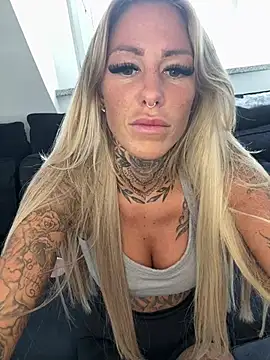 Chat XXX ao vivo de SpicyMelinaa