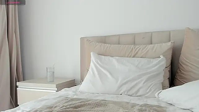 XXX chat uživo modela VickyStonee
