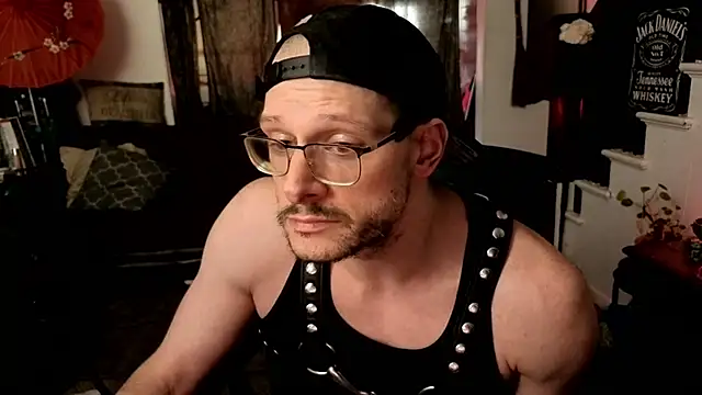 XXX chat uživo modela MasterDaddyCool