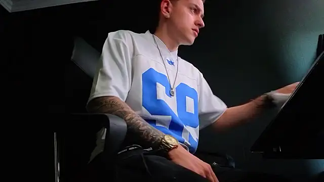 FelixStarkk – Naživo XXX chat