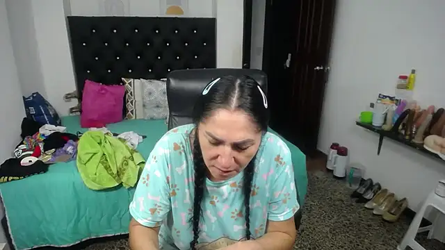 mature_bigboobs10 Adlı Modelin Canlı XXX Sohbeti