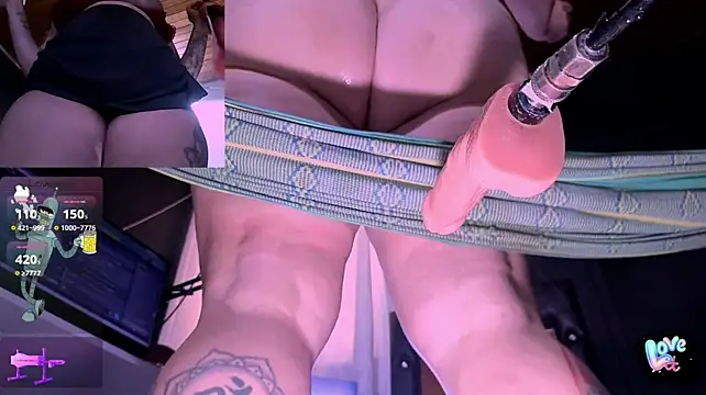 feel_me_nicolle's Live XXX Chat