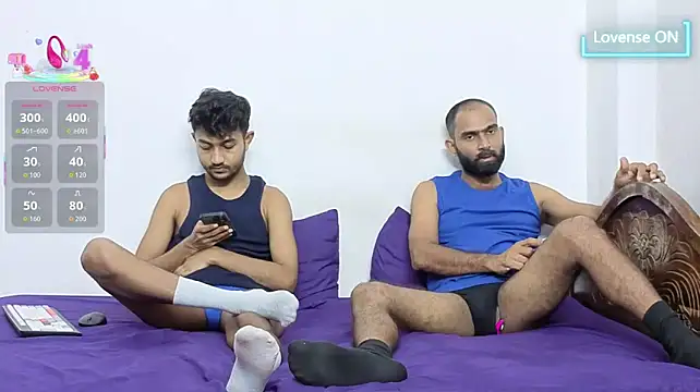 Chat +18 de DesiDaddyandSon ao vivo