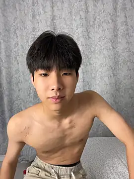 guoguo18 Adlı Modelin Canlı XXX Sohbeti