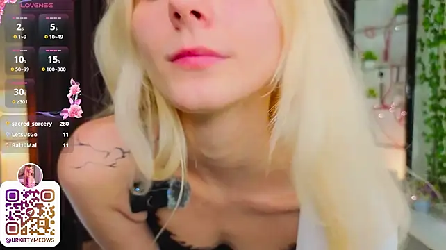 helly_hoff Chat XXX live