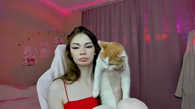 Lunnele Chat XXX live