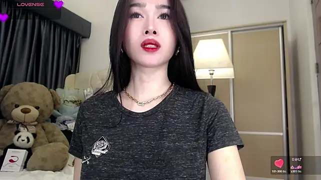 Show modela KeenMazikeen69 na web-kameri